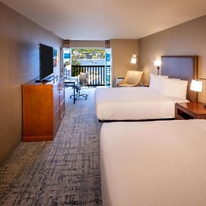 Queen Room Two Queen Beds Lake View